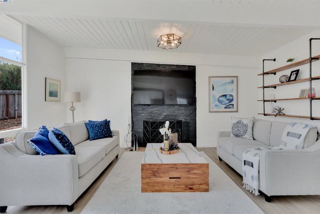 1167 Temple Dr, Pacheco, CA 94553