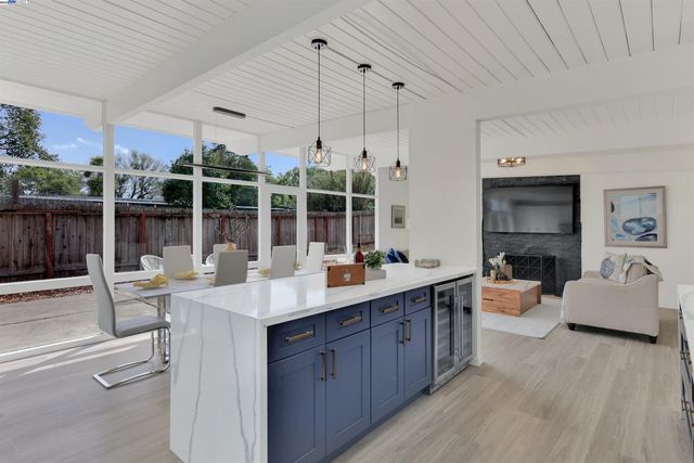 1167 Temple Dr, Pacheco, CA 94553