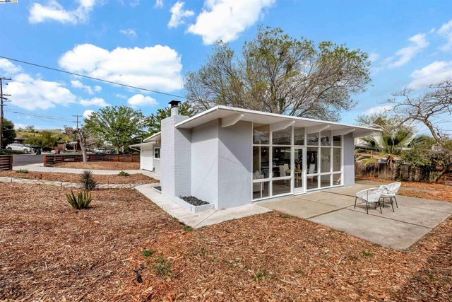 1167 Temple Dr, Pacheco, CA 94553