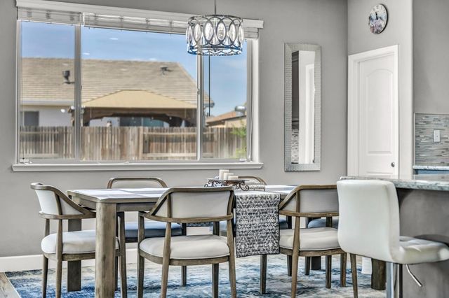 1693 Harvest Ln, Manteca, CA 95337