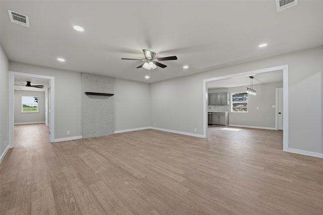 16082 US Highway 377, Whitesboro, TX 76273