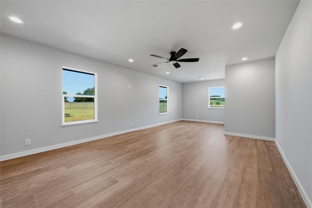 16082 US Highway 377, Whitesboro, TX 76273
