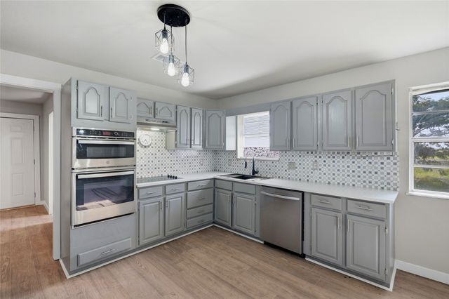 16082 US Highway 377, Whitesboro, TX 76273
