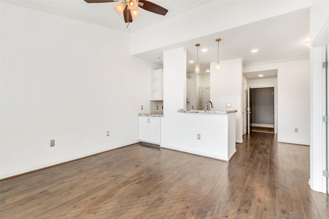 330 Las Colinas Boulevard E 422, Irving, TX 75039