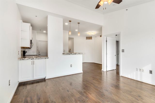 330 Las Colinas Boulevard E 422, Irving, TX 75039