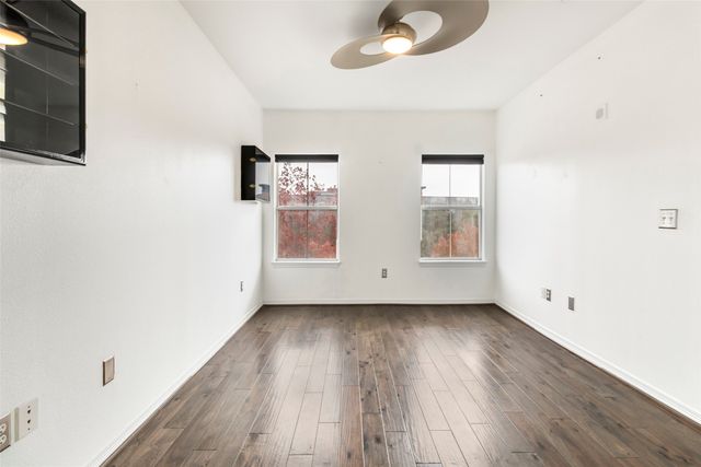 330 Las Colinas Boulevard E 422, Irving, TX 75039