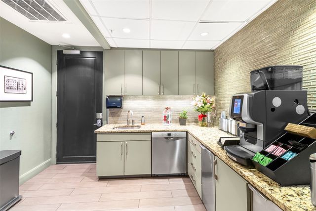 330 Las Colinas Boulevard E 422, Irving, TX 75039