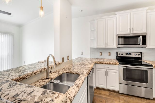 330 Las Colinas Boulevard E 422, Irving, TX 75039