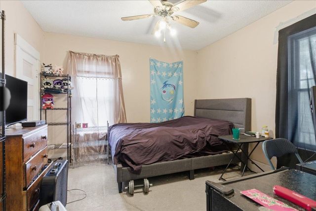 2227 E 4th Street, Waterloo, IA 50703