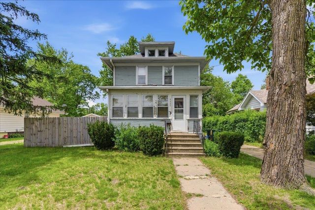 2227 E 4th Street, Waterloo, IA 50703