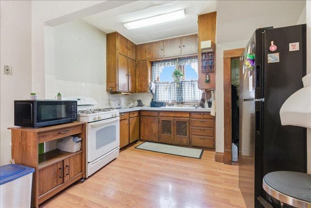 2227 E 4th Street, Waterloo, IA 50703