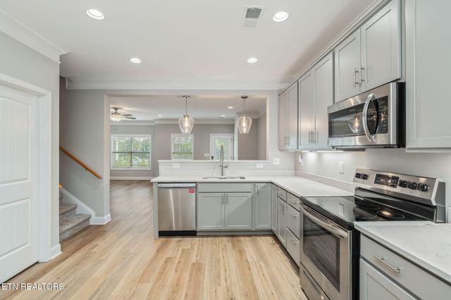 256 Broadberry Ave, Oak Ridge, TN 37830