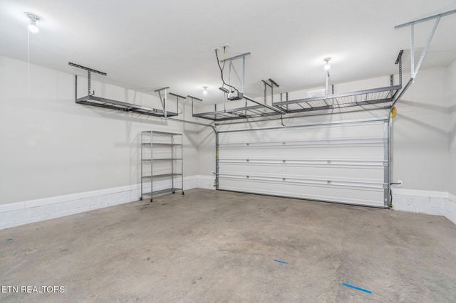 256 Broadberry Ave, Oak Ridge, TN 37830
