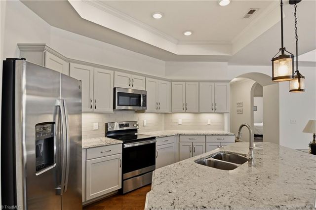 2438 Albemarle Court, Winston-salem, NC 27106
