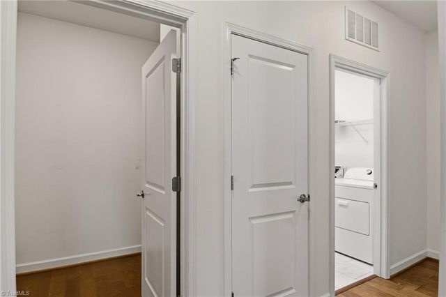 2438 Albemarle Court, Winston-salem, NC 27106