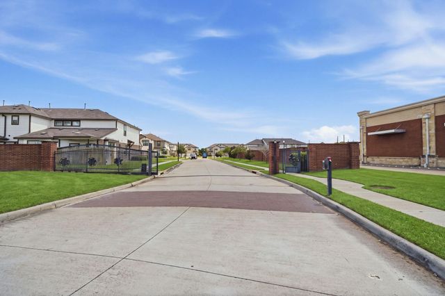 7116 Elgin Street, Pearland, TX 77584