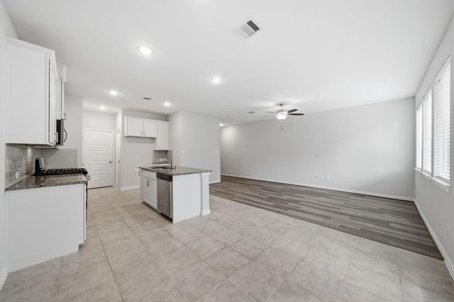 7116 Elgin Street, Pearland, TX 77584