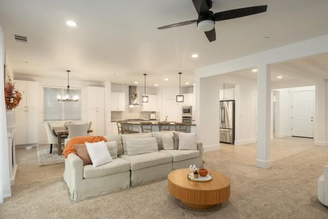 3541 Bloomfield Lane, Clovis, CA 93619