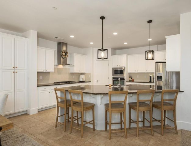 3541 Bloomfield Lane, Clovis, CA 93619