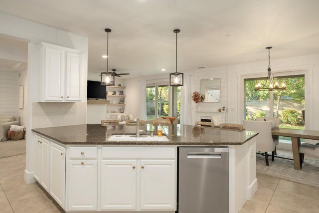 3541 Bloomfield Lane, Clovis, CA 93619