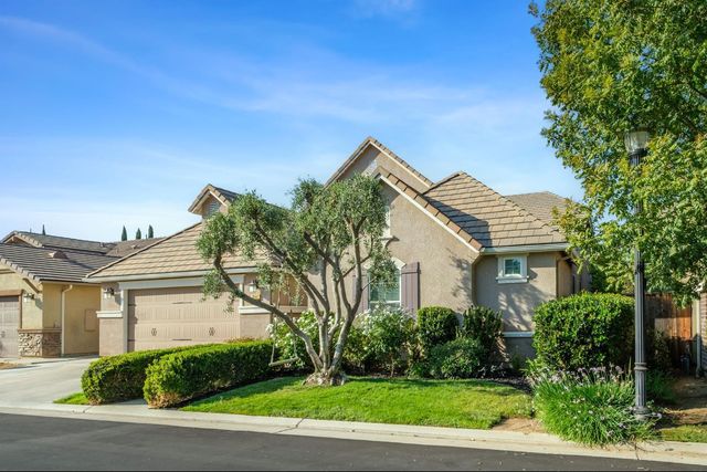 3541 Bloomfield Lane, Clovis, CA 93619
