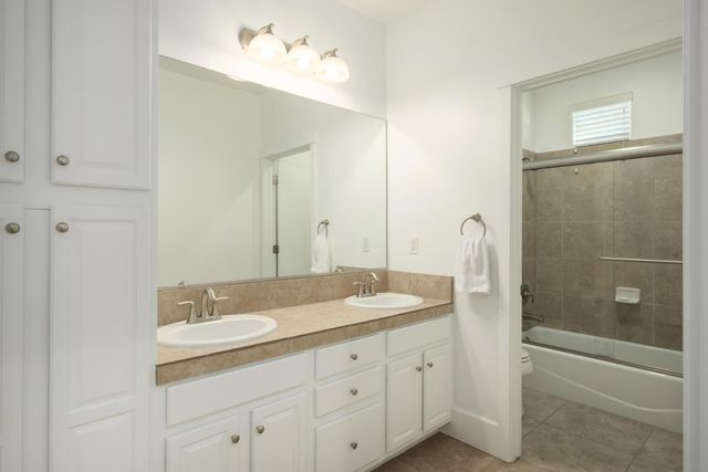 3541 Bloomfield Lane, Clovis, CA 93619