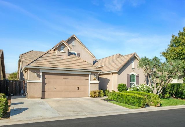 3541 Bloomfield Lane, Clovis, CA 93619