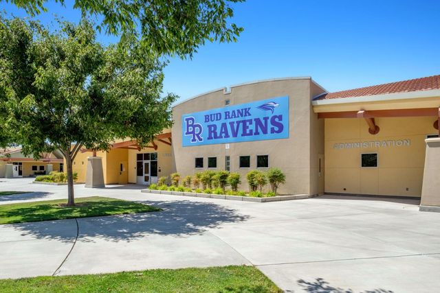 3541 Bloomfield Lane, Clovis, CA 93619