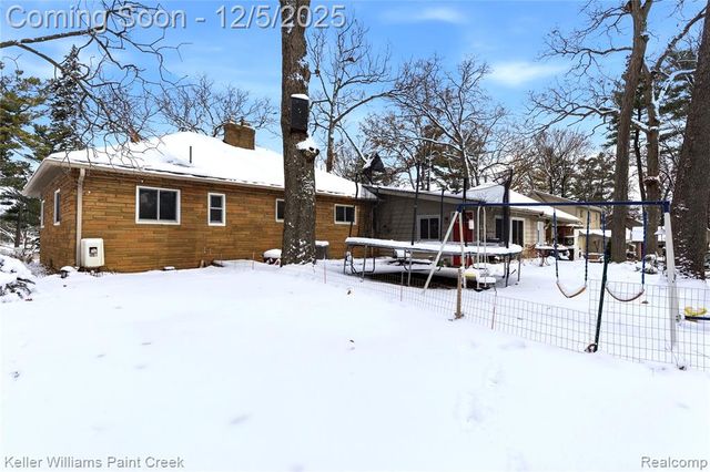 915 Dollar Bay Drive, Lake Orion, MI 48362