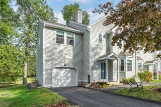 14 Saint Andrews Circle 1, Wallingford, CT 06492