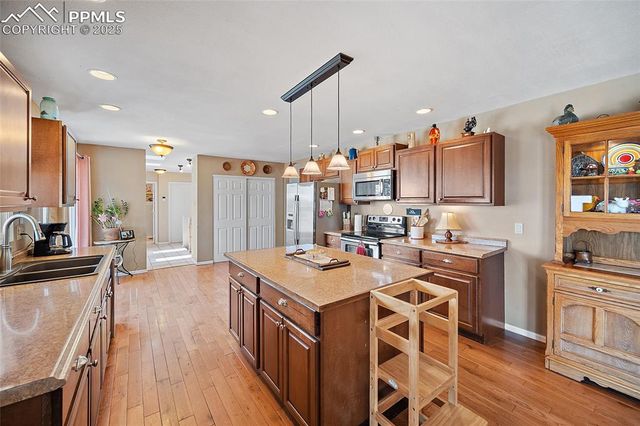 650 E Woodleaf Drive, Pueblo, CO 81007