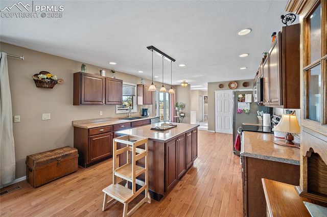 650 E Woodleaf Drive, Pueblo, CO 81007