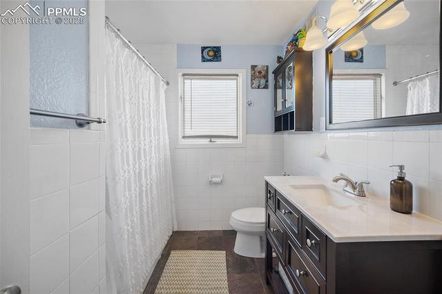 650 E Woodleaf Drive, Pueblo, CO 81007