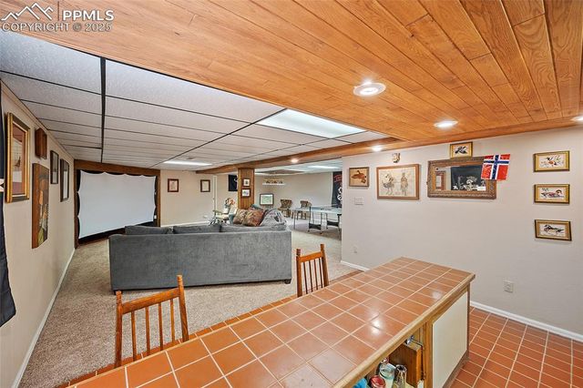 650 E Woodleaf Drive, Pueblo, CO 81007