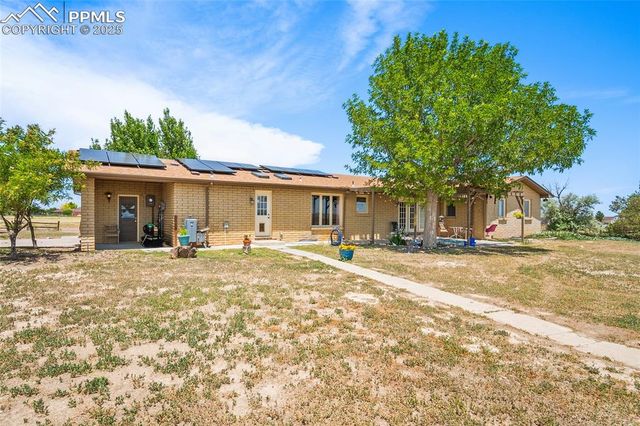 650 E Woodleaf Drive, Pueblo, CO 81007