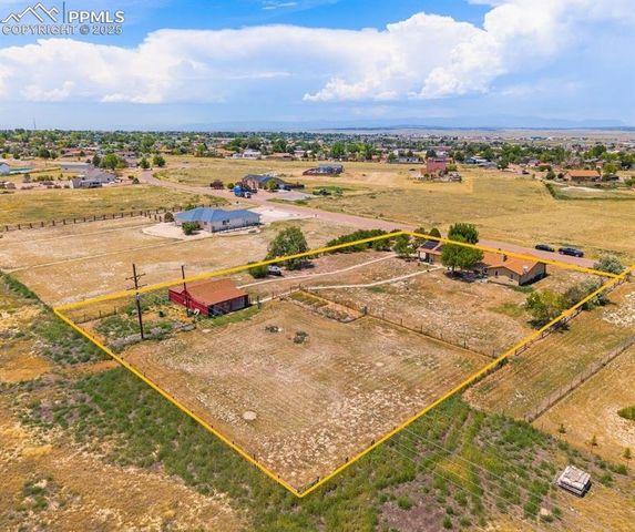 650 E Woodleaf Drive, Pueblo, CO 81007