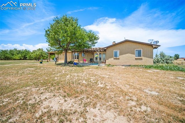 650 E Woodleaf Drive, Pueblo, CO 81007