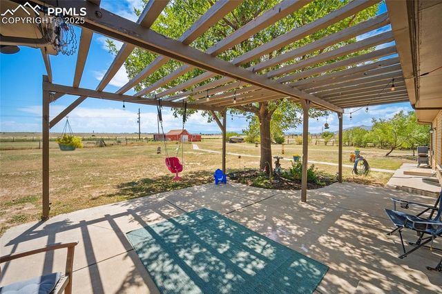 650 E Woodleaf Drive, Pueblo, CO 81007