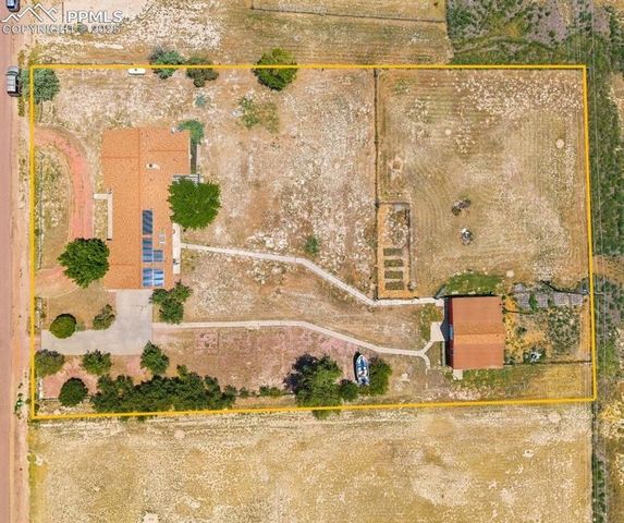 650 E Woodleaf Drive, Pueblo, CO 81007