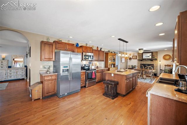 650 E Woodleaf Drive, Pueblo, CO 81007