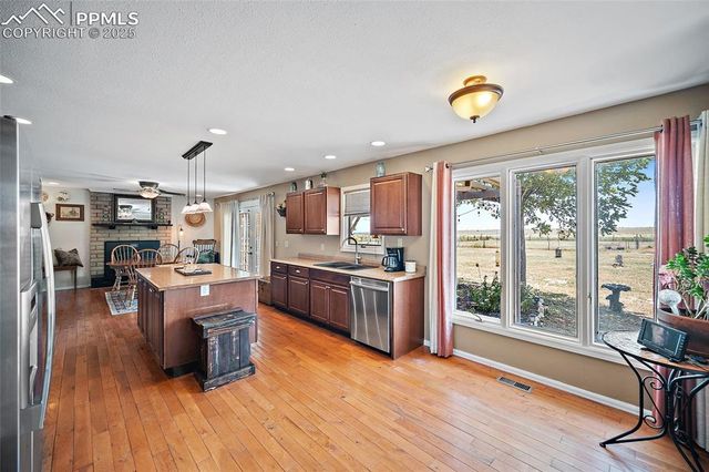 650 E Woodleaf Drive, Pueblo, CO 81007