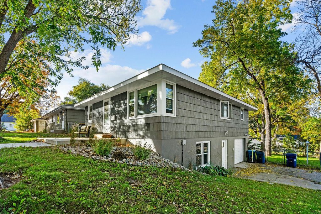 511 7th Avenue E, Shakopee, MN 55379 — photo 2