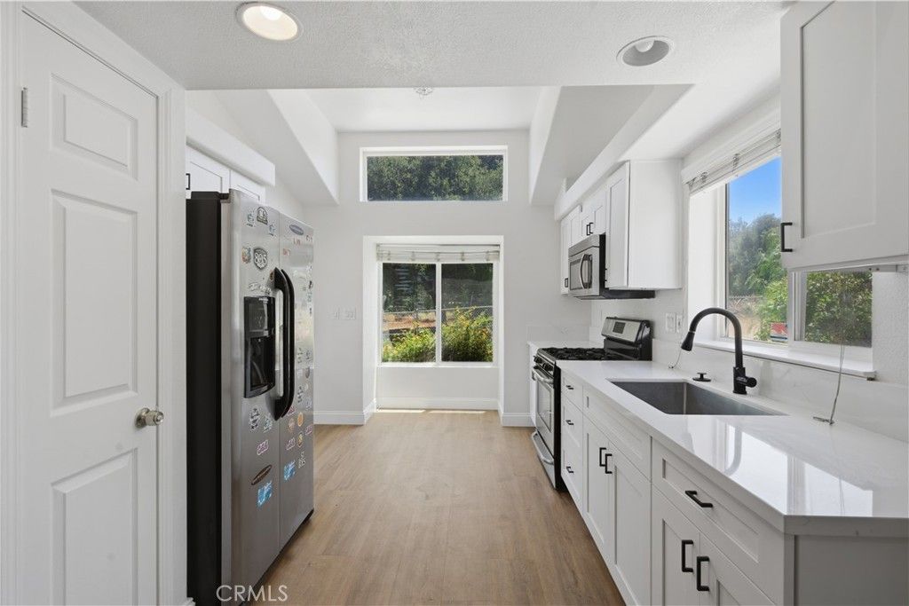 Image 6 of property listing at 18645 Grand, Lake Elsinore, CA 92530