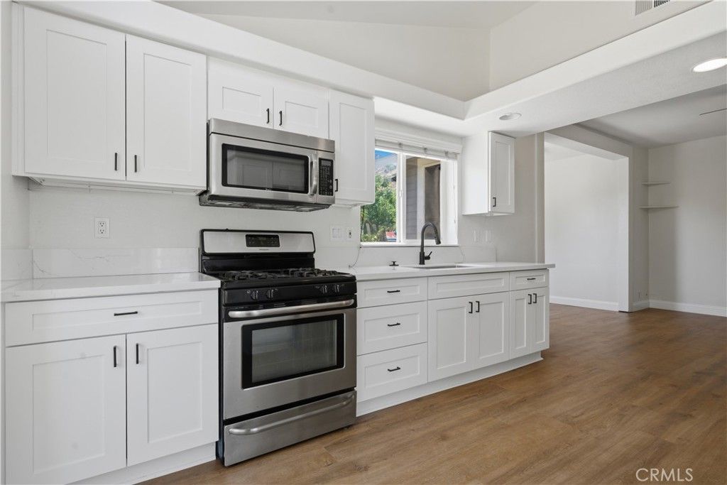 Image 8 of property listing at 18645 Grand, Lake Elsinore, CA 92530
