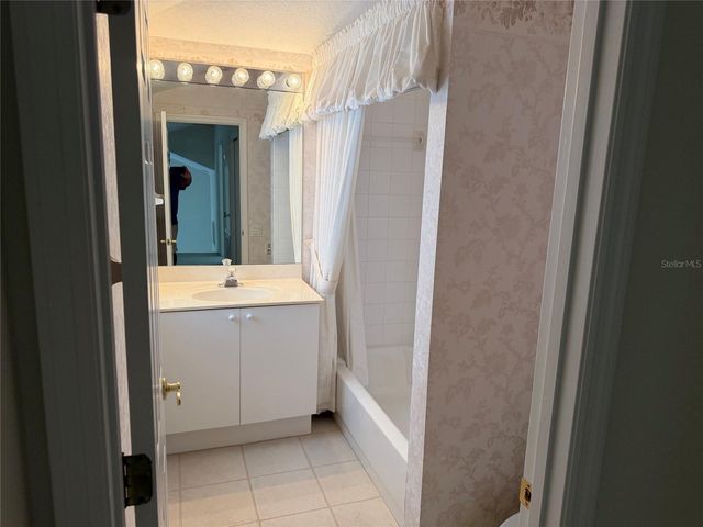9250 NW 13TH AVENUE CIRCLE, Bradenton, FL 34209