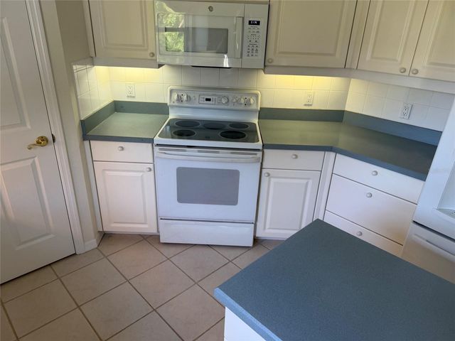9250 NW 13TH AVENUE CIRCLE, Bradenton, FL 34209