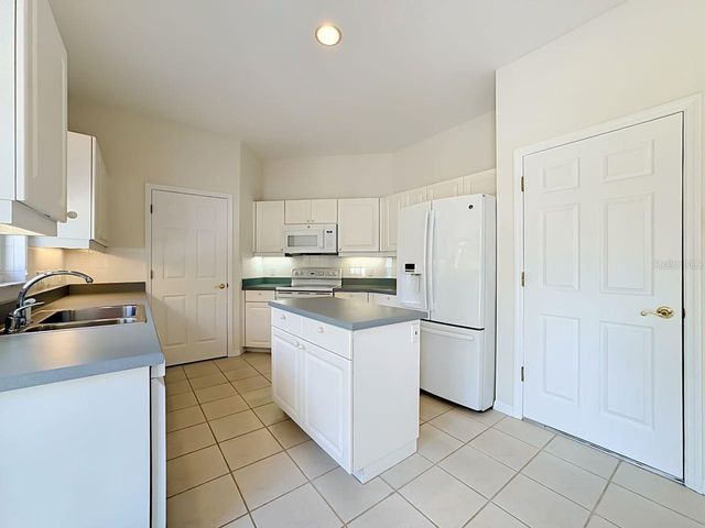 9250 NW 13TH AVENUE CIRCLE, Bradenton, FL 34209