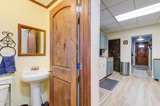 876 Thompson Street, Schenectady, NY 12306