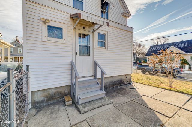876 Thompson Street, Schenectady, NY 12306