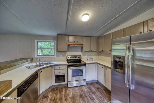 350 Kagley Drive, Lenoir City, TN 37771